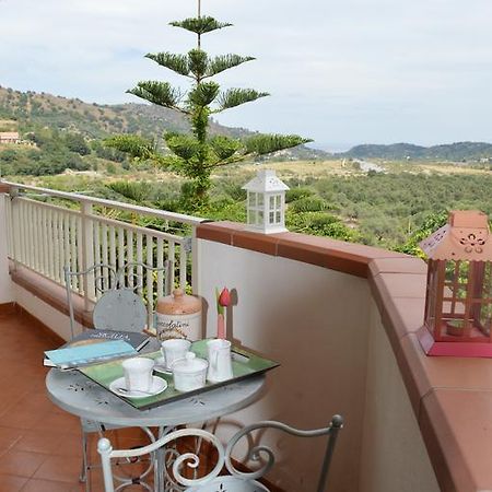 La Casa Di Giulia Apartment Forza d'Agro Luaran gambar